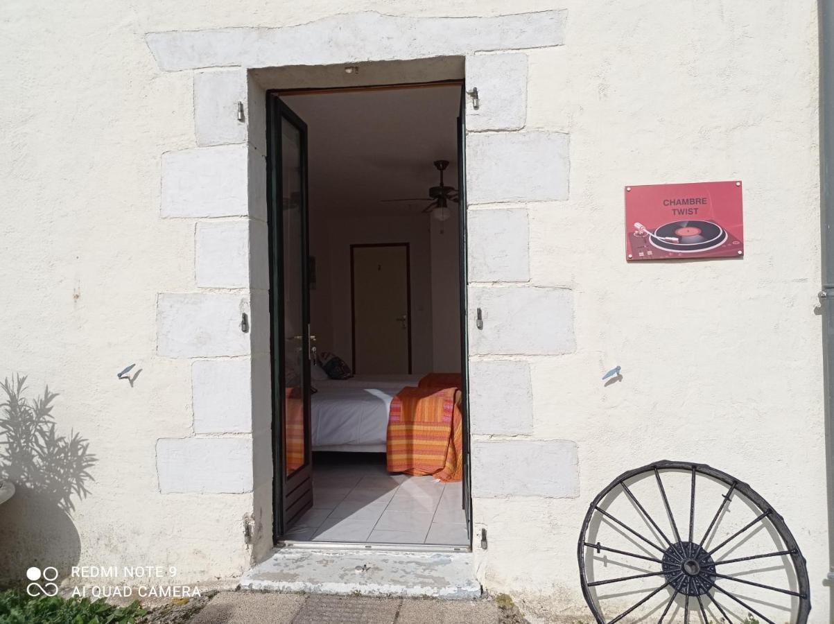 A L Epoque Acomodação com café da manhã Bouges  Exterior foto